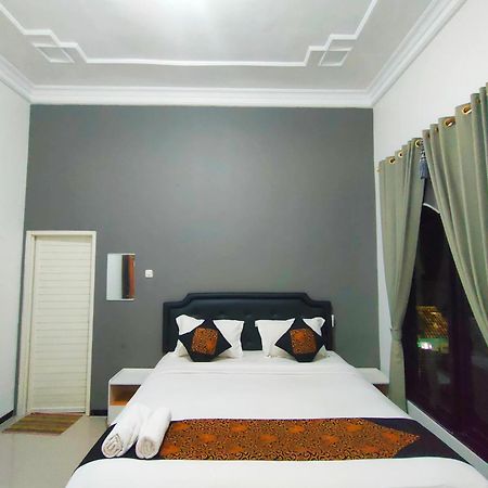 จาฮาตา บารู ชาเรียะฮ์ เรดพาร์ตเนอร แอท ดูกูฮ์ กูปัง Hotel สุราบายา ภายนอก รูปภาพ