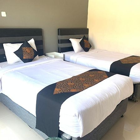 จาฮาตา บารู ชาเรียะฮ์ เรดพาร์ตเนอร แอท ดูกูฮ์ กูปัง Hotel สุราบายา ภายนอก รูปภาพ