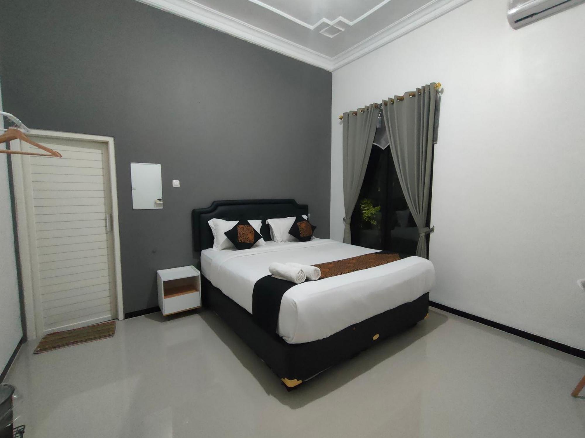 จาฮาตา บารู ชาเรียะฮ์ เรดพาร์ตเนอร แอท ดูกูฮ์ กูปัง Hotel สุราบายา ภายนอก รูปภาพ